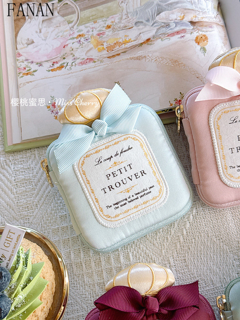 귀엽고 여성스러운 미니 리본 향수병 보석 가방 액세서리 - Accessories Travel Jewelry Box 리뷰 및 가격